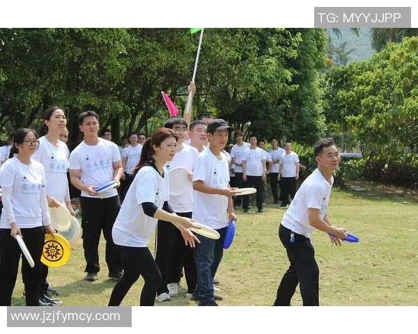 成都飞盘队与武汉飞盘队赛后复盘分析力量对比与战术探讨