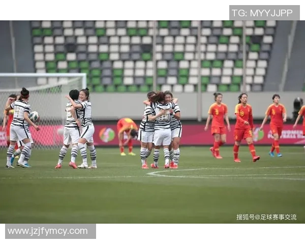 日本与印度足球队激战正酣谁能在亚洲赛场上笑到最后