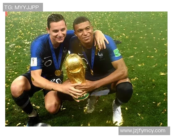 法国队惜败德国队0比1的背后故事与精彩瞬间解析 法国队惜败德国队0比1的背后故事与精彩瞬间解析