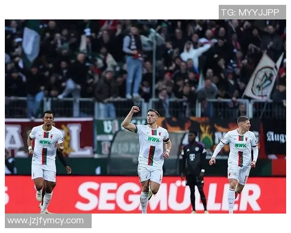 沙尔克与门也的激烈对决揭示了德甲赛季的竞争格局与球队实力的较量