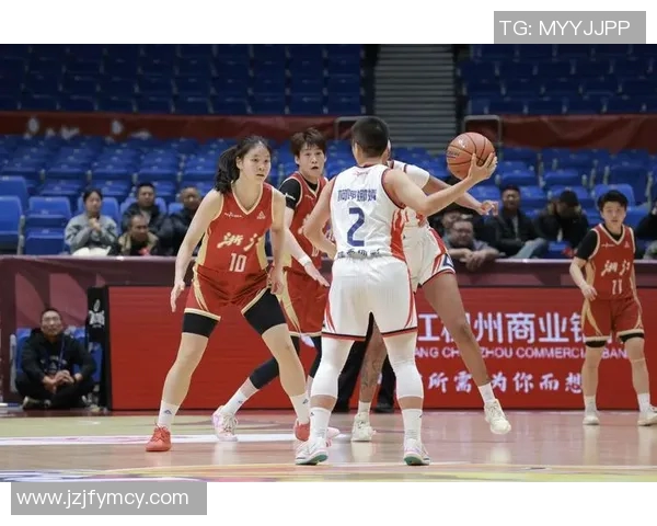 福建女篮迎战浙江稠州力争胜利展现团队实力与拼搏精神