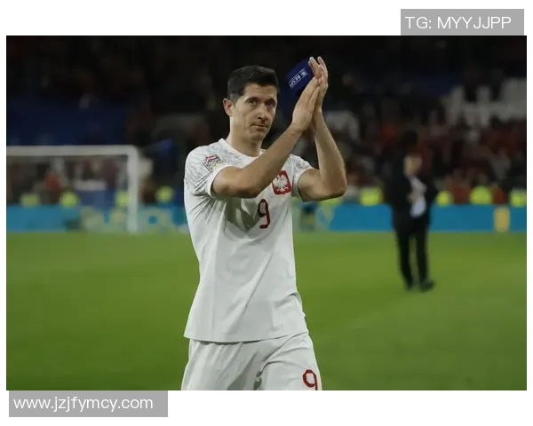 莱万在赛场上的辉煌成就与未来发展潜力的深度分析与展望