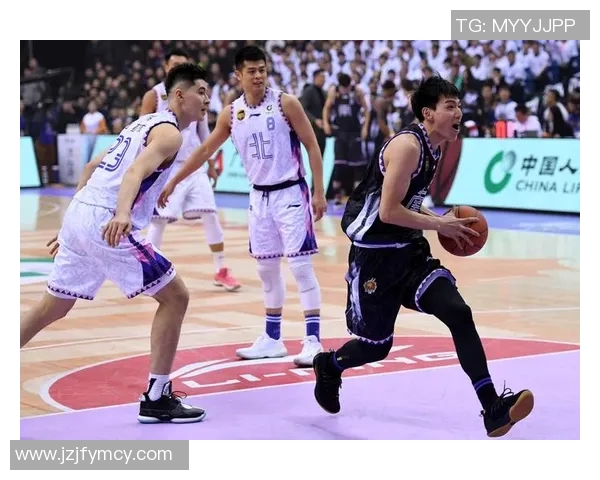 方硕的篮球之路：从青涩少年到CBA明星的奋斗历程与心路历程